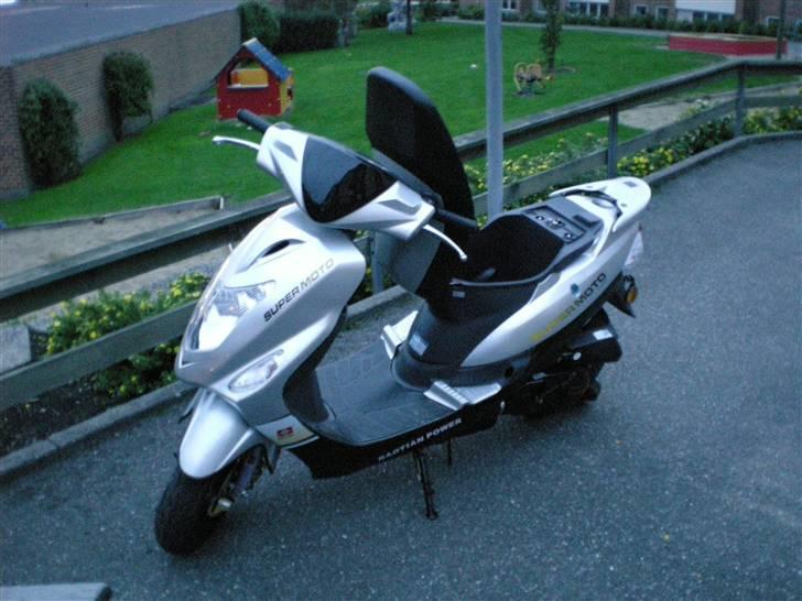 Baotian BT49QT-9S/Supermotor billede 1