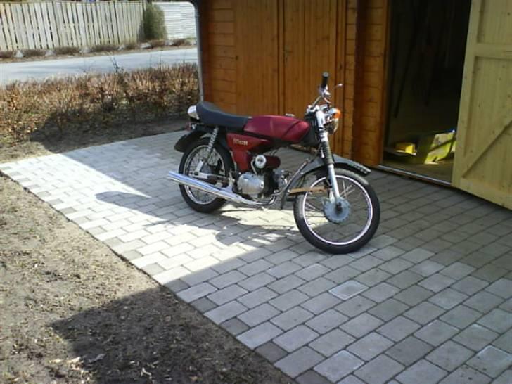 Yamaha 4 gear (Solgt) - Taget for en uge siden, før jeg begyndte på motoren billede 1