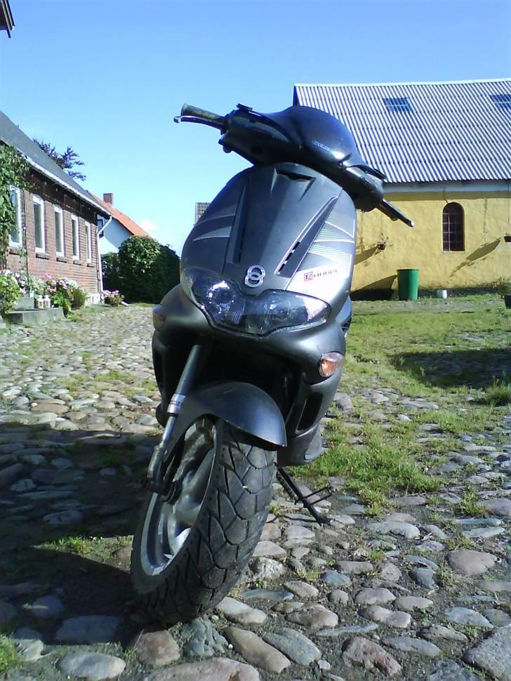 Gilera Runner LC SOLGT - Smuk som den er i solen billede 1