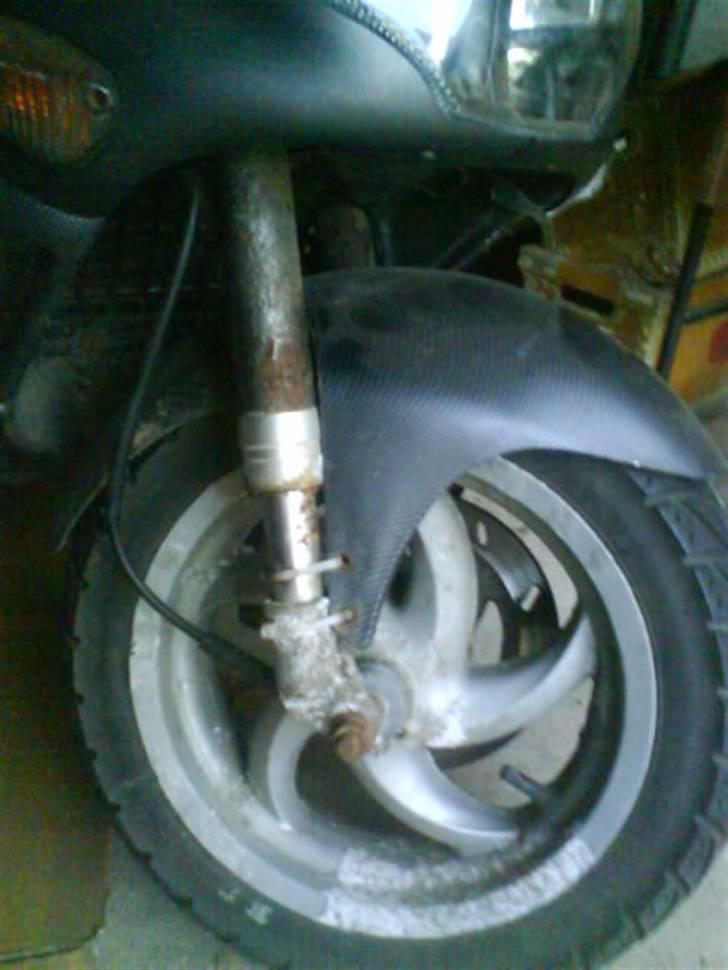 Gilera Runner LC SOLGT - Har fået købt ny og skiftet forgaffelen, denne var for grim billede 3