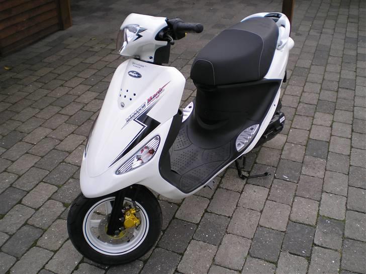 PGO White Magic SOLGT! billede 1