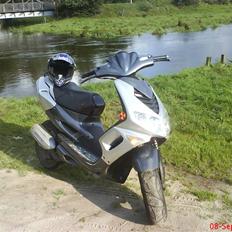 Peugeot speedfight 2 SLOGT
