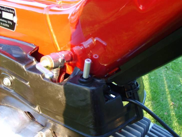 Puch Maxi Kl (Den Røde Baron) - kontakten til dioderne (den lyser rød i toppen, når de er tændt) billede 16