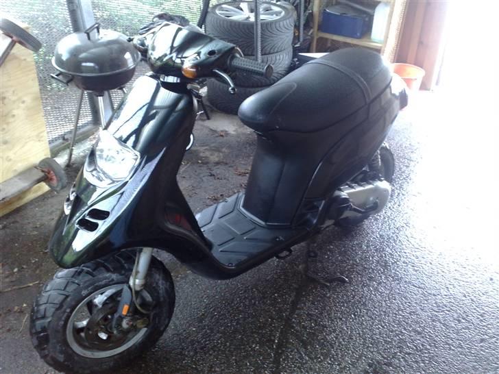 Piaggio Typhon Byttet - Det er så maskinen fra den ene side ;) billede 1