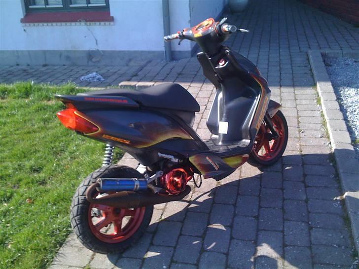 Yamaha JOG R Airbrush SOLGT! - taget den 3/4 2009 billede 3