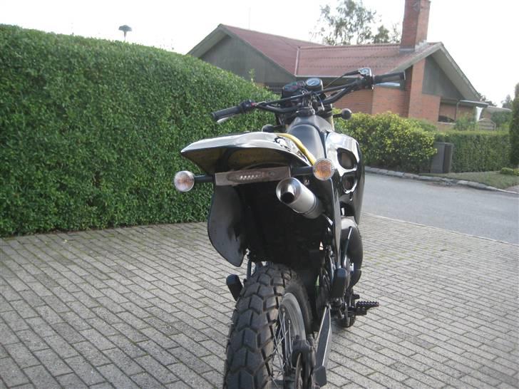 Suzuki RMX - Hjemmelavet beslag til baglygten... Det så tosset ud så det er lavet om igen ;) billede 10