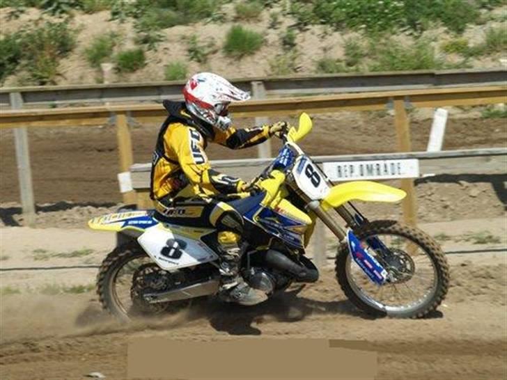 Suzuki 125 ccm (SOLGT) - Mig der kører i hadsund til DAM  billede 1