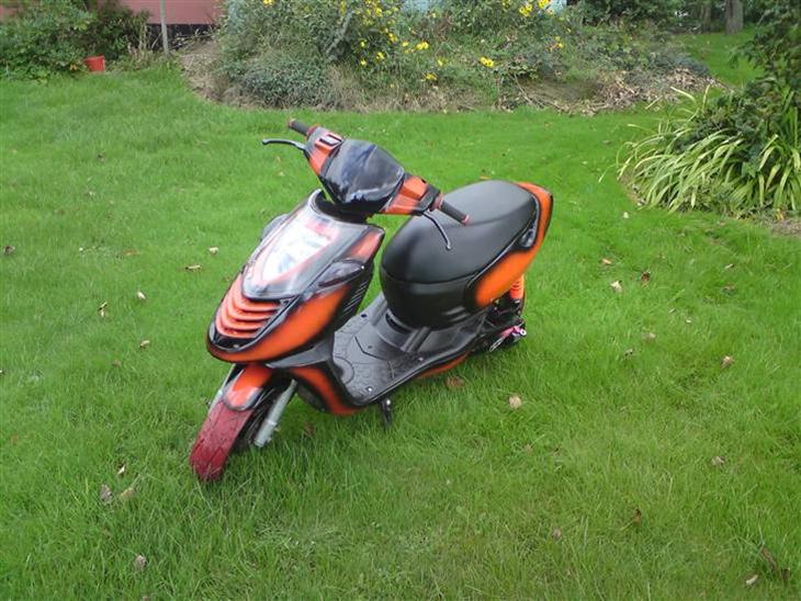 {{currentPhoto.altText}} billede {{currentPhoto.number}}