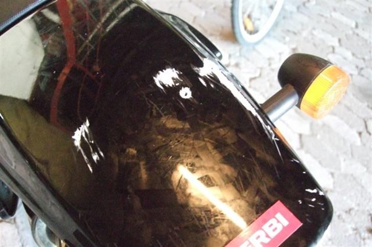 Derbi Senda Sm Extreme - Efter styrt. Scooter kom kørene lige ud foran mig. billede 11