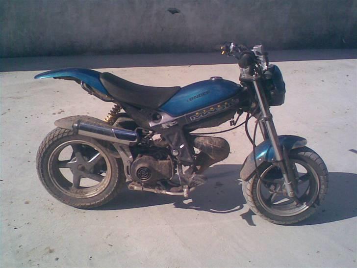 Suzuki street magic (projekt) - et af mine nyere billeder :) der skal laves meget endnu billede 1