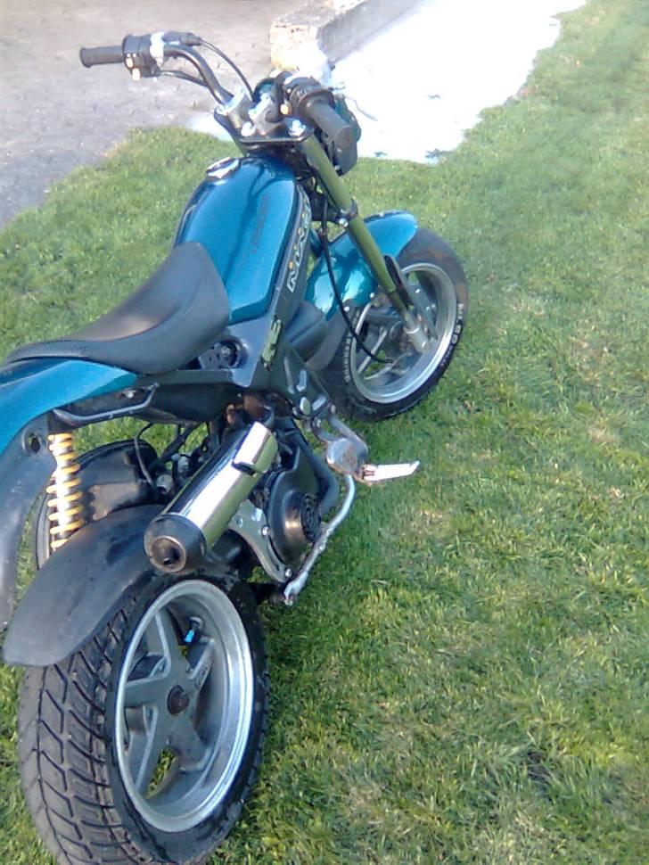 Suzuki street magic (projekt) - også et billede jeg tog lige da den var købt ;) meget arbejde i den endnu billede 3