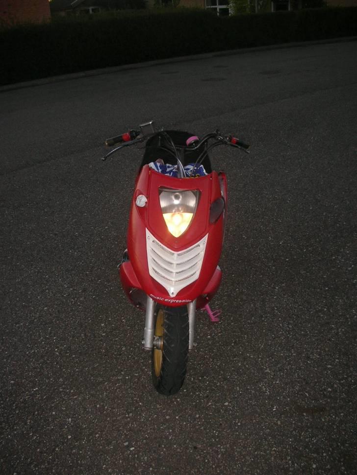 Aprilia Sonic Nakket Idiot  billede 2