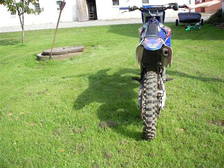Yamaha YZ 125 (Byttet) - Bagen taget i haven:) billede 5