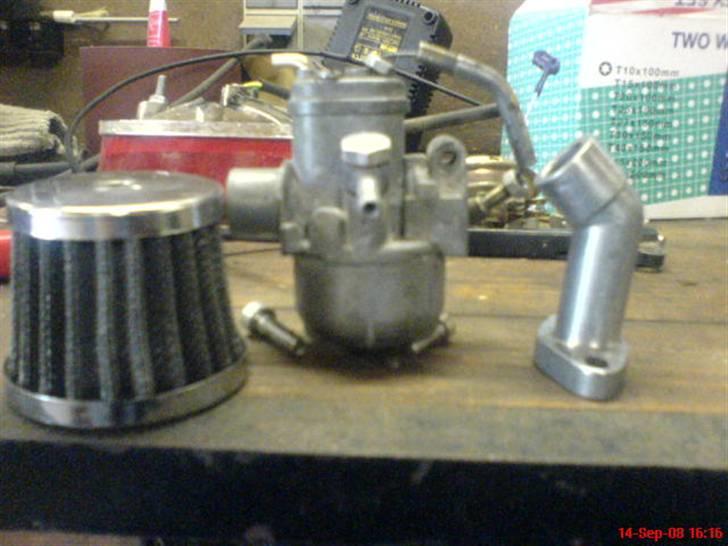 Tomos Den højtlydene Hollænder - bliver vendt ud over cyllen  billede 8