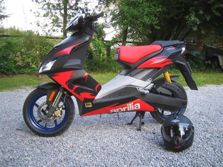 Aprilia SR 50 Factory, SOLGT billede 2