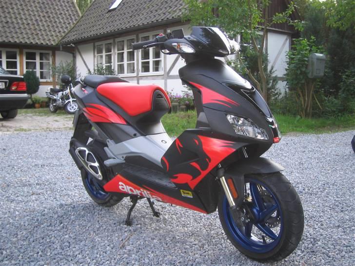 Aprilia SR 50 Factory, SOLGT billede 3