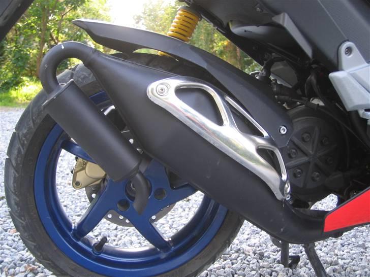 Aprilia SR 50 Factory, SOLGT billede 9