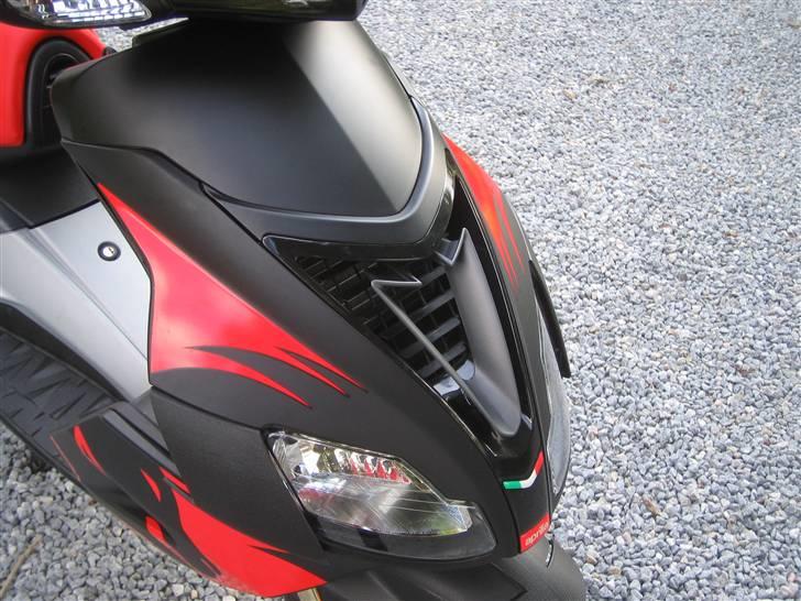 Aprilia SR 50 Factory, SOLGT billede 11