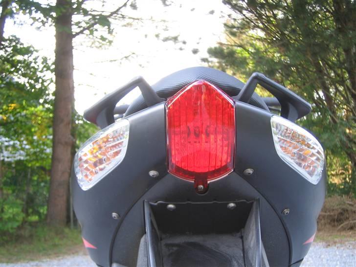 Aprilia SR 50 Factory, SOLGT billede 14