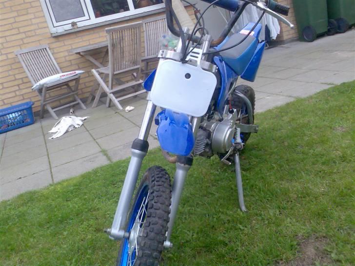 MiniBike dirtbike 125cc kinacross - den ser sq ogsaa fed ud forfra billede 6