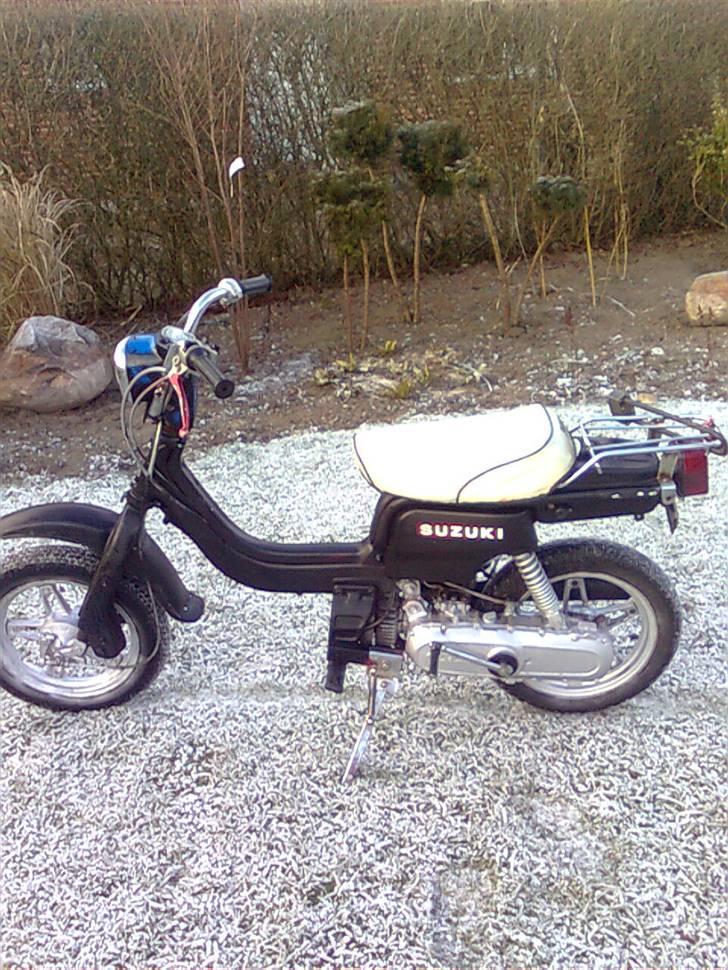 Suzuki FZ50 (SOLGT) billede 1