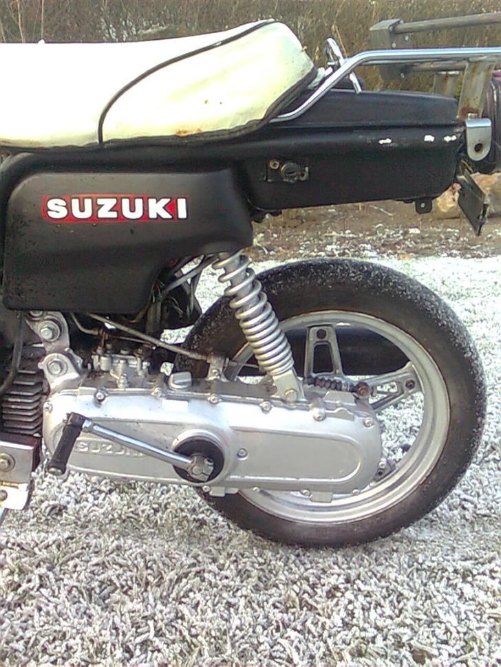 Suzuki FZ50 (SOLGT) billede 2
