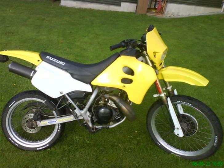 Suzuki rmx (SOLGT) billede 2