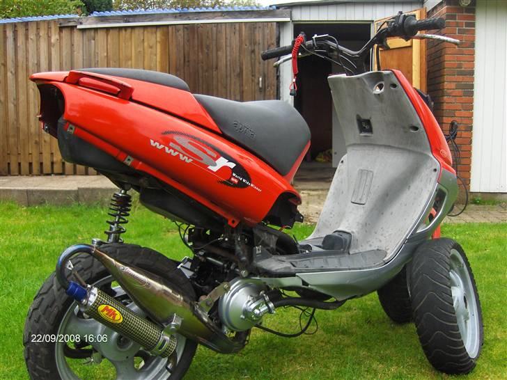 Aprilia sr 50 lc sd SOLGT - polert udstødning billede 1