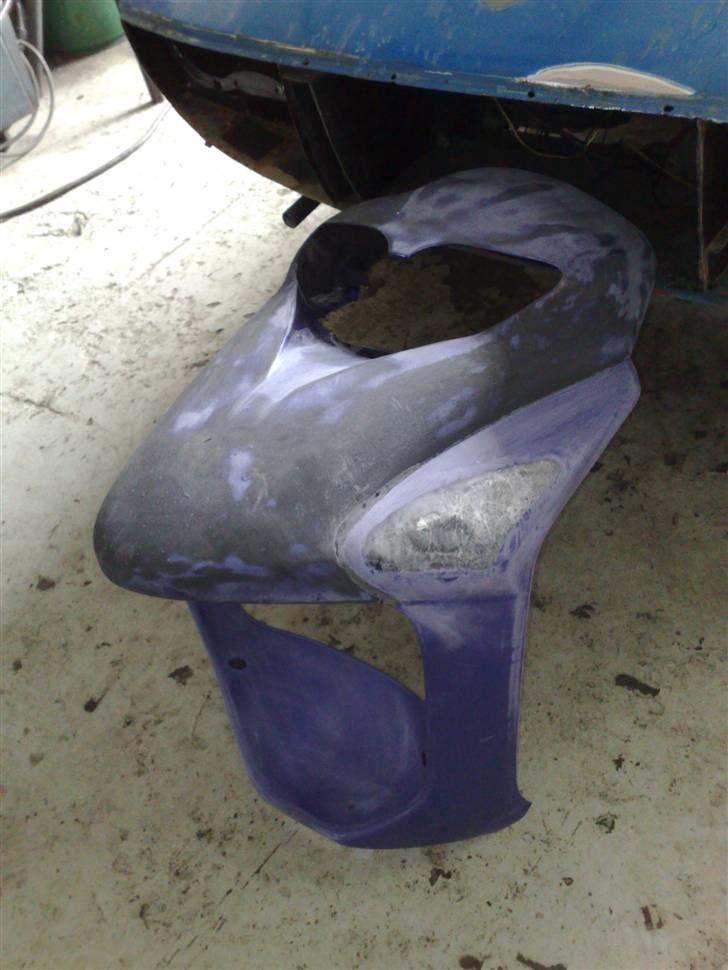 Honda Ind/udspartlet SFX - Så kom der lidt glasfiber og trådmåtte i blinklygterne og skjoldene blev hægtet sammen med kofangerlim. billede 9