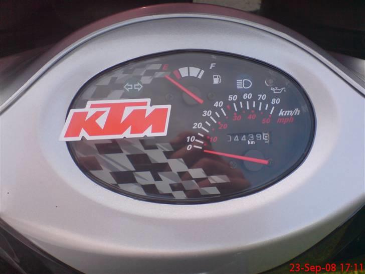 Kymco Super 9 Red Bull billede 2