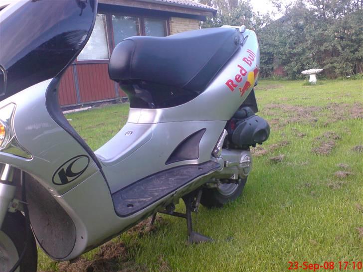 Kymco Super 9 Red Bull billede 4