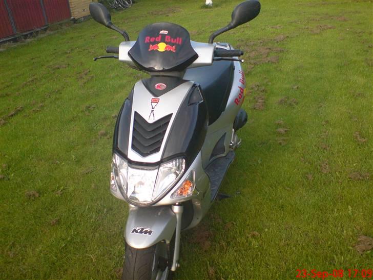 Kymco Super 9 Red Bull billede 5