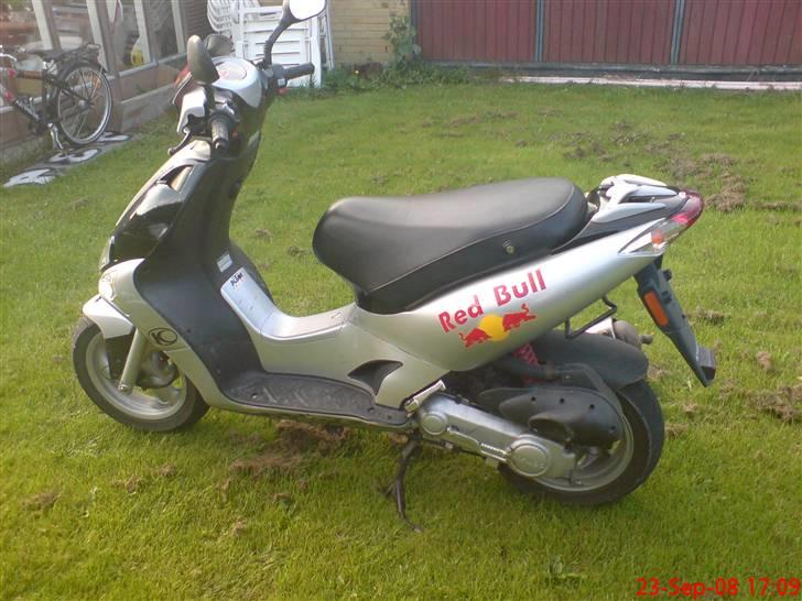 Kymco Super 9 Red Bull billede 8