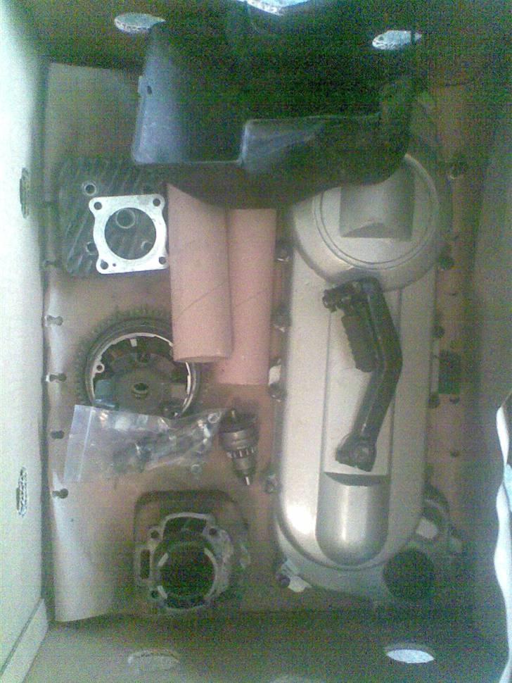 Piaggio Typhoon byttet til rally  - delene der skal sættes på . billede 6