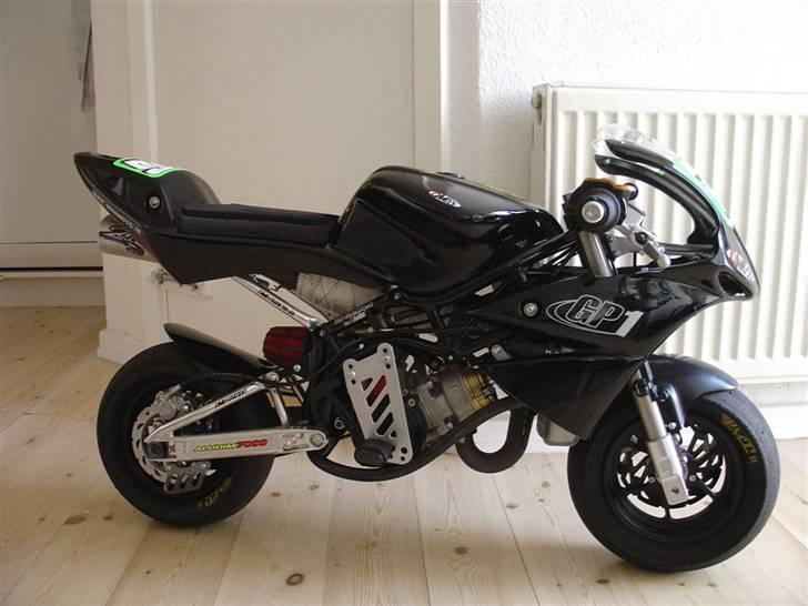 MiniBike DM GP1 Factory 50cc SOLGT - DM GP1 Factory 2007 - Nu med forkortet kåbe.. billede 1