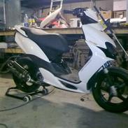 Yamaha Jog R lc solgt.