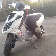 Aprilia Sonic LC