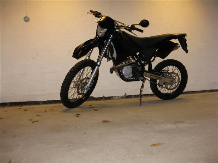 CPI Supercross SX. LC.Byttet! - Lige da jeg havde skubbet den ud af bilen :D billede 3