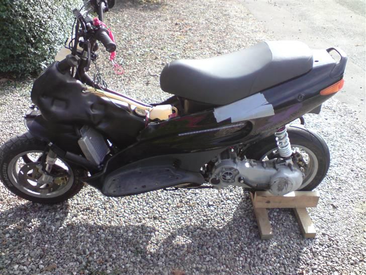 Gilera Runner TS LC DD - Runneren fra dens venstre side. billede 5