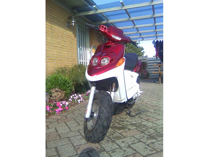 {{currentPhoto.altText}} billede {{currentPhoto.number}}