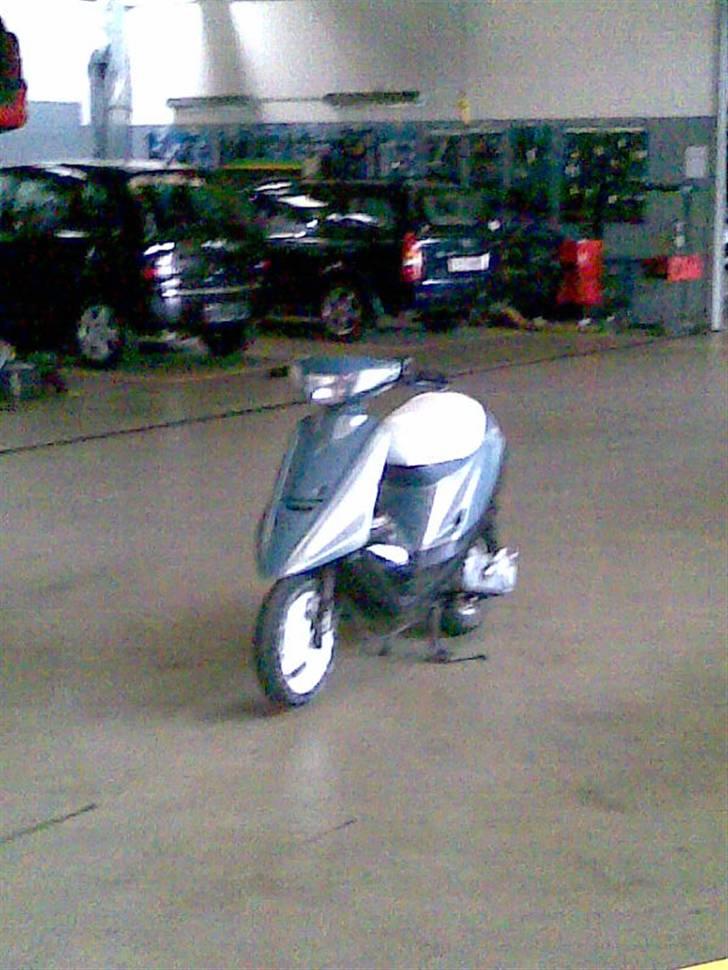 Yamaha Jog as (byttet) - nede på mit arbejde - Bilhuset Esbjerg A/S billede 12