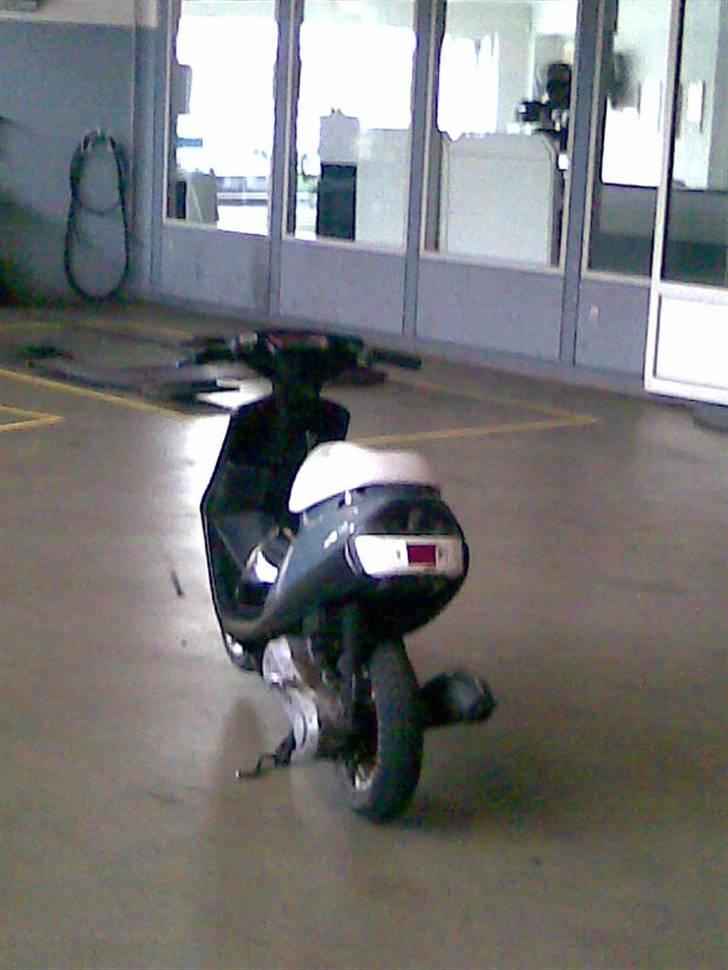 Yamaha Jog as (byttet) - nede på mit arbejde - Bilhuset Esbjerg A/S billede 14