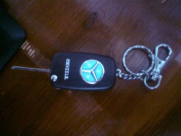 Piaggio Zip "Under ombygning" - alarm nøglen .. (selvom der er ingen der gider stjæle den grimmerjan :P) billede 9
