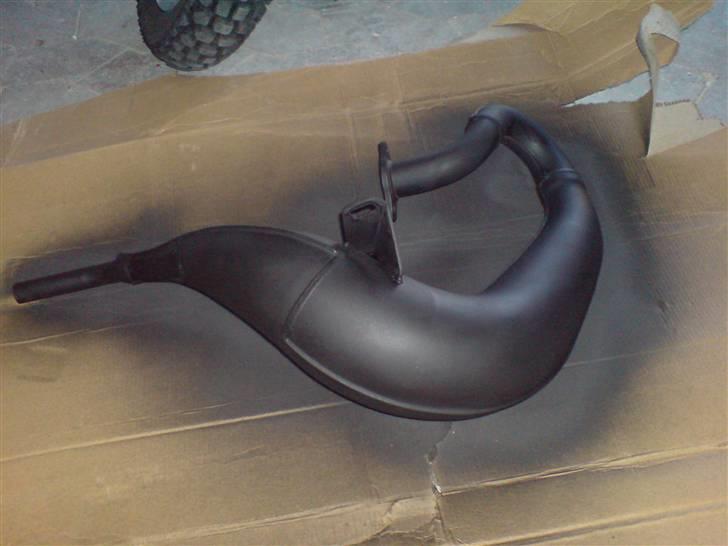 Suzuki RMX  byttet - jeg kom lige til at male udstødningen :) billede 6