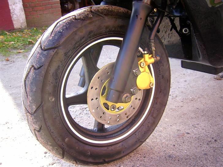 PGO black magic solgt billede 2