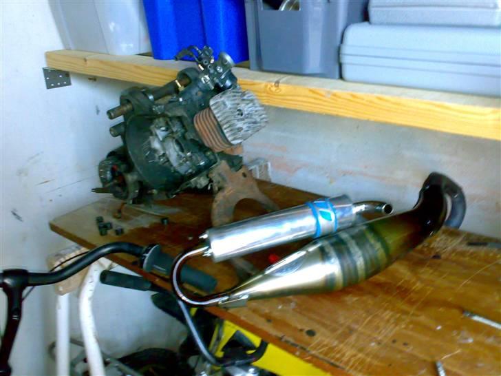 Aprilia R6 Dragstar - har desværre ikke et billede af alle mine andre ting men så er der bevis på jeg har motor! billede 6