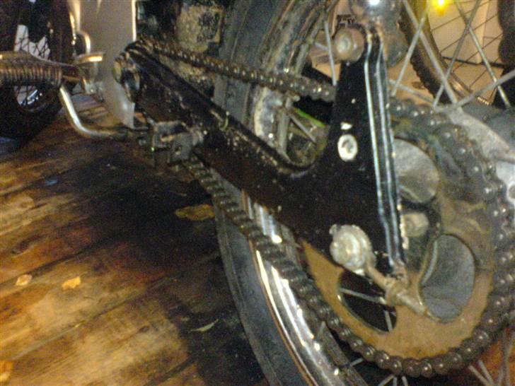 Yamaha fs1-DX - det er ikke rust men skidt jeg ikke lige fik tørt af billede 4