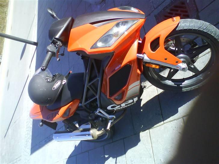 CPI gtr LC DD//det blå lig :b - scooteren da jeg fik den. den lignede den værste gang lort. billede 3