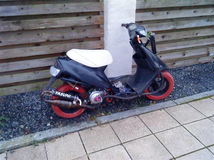 Yamaha jog LC solgt - Som den står lige pt (hjemme hos Will) billede 20