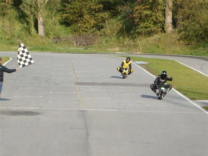 MiniBike DM GP1 Factory 50cc SOLGT - Først over stregen! billede 11